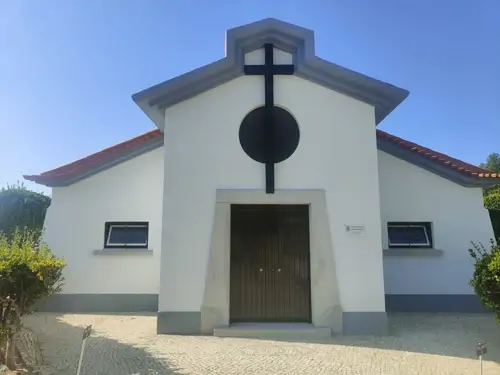 Trabalhos de pintura nos cemitérios